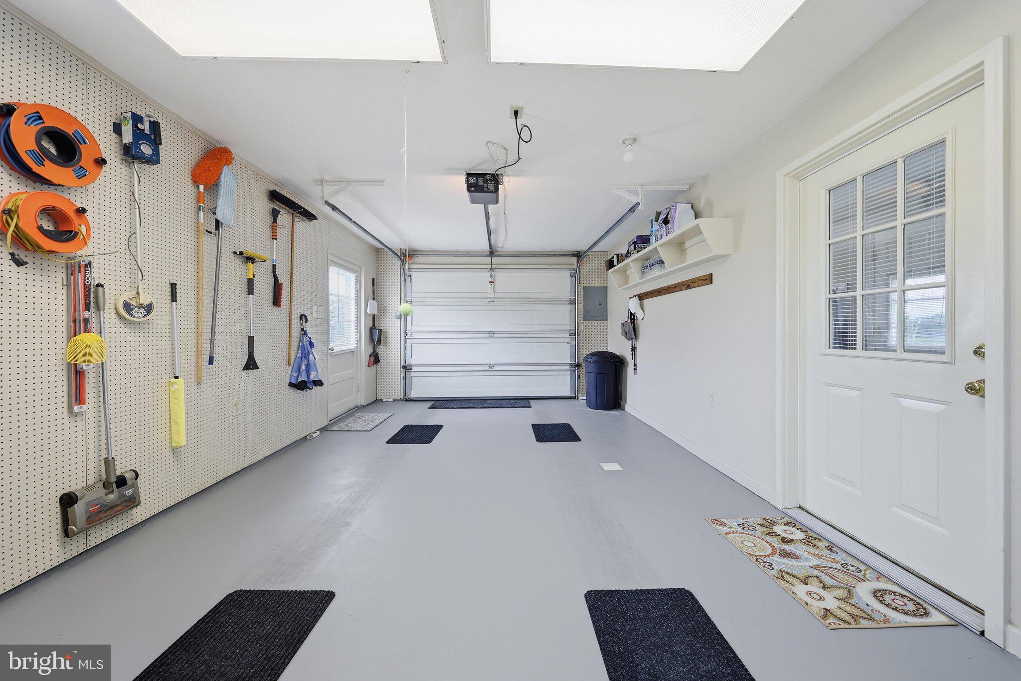 16913 Fairview Road Hagerstown, MD 21740 - Photo 30 of 57 Garage