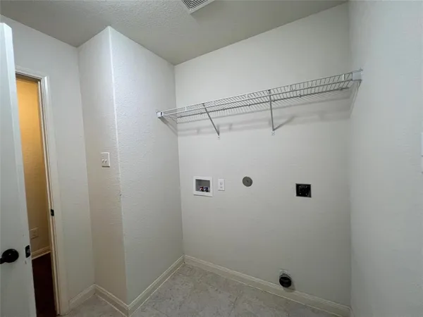 $2,350 | 2421 Fall Leaf Court, Denton, TX 76209