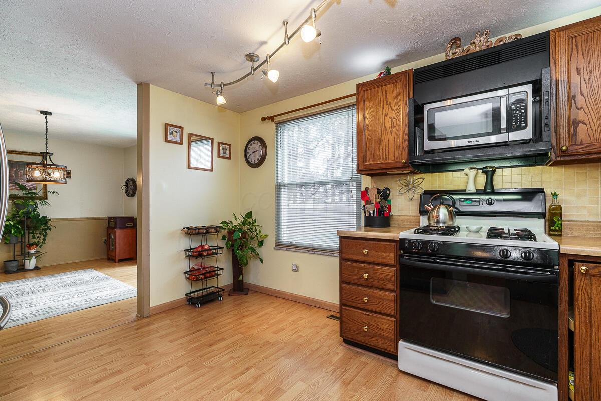 2908 Renfro Road Columbus, OH 43232 - Photo 9 of 32 2908_Renfro_Rd_20_of_35_