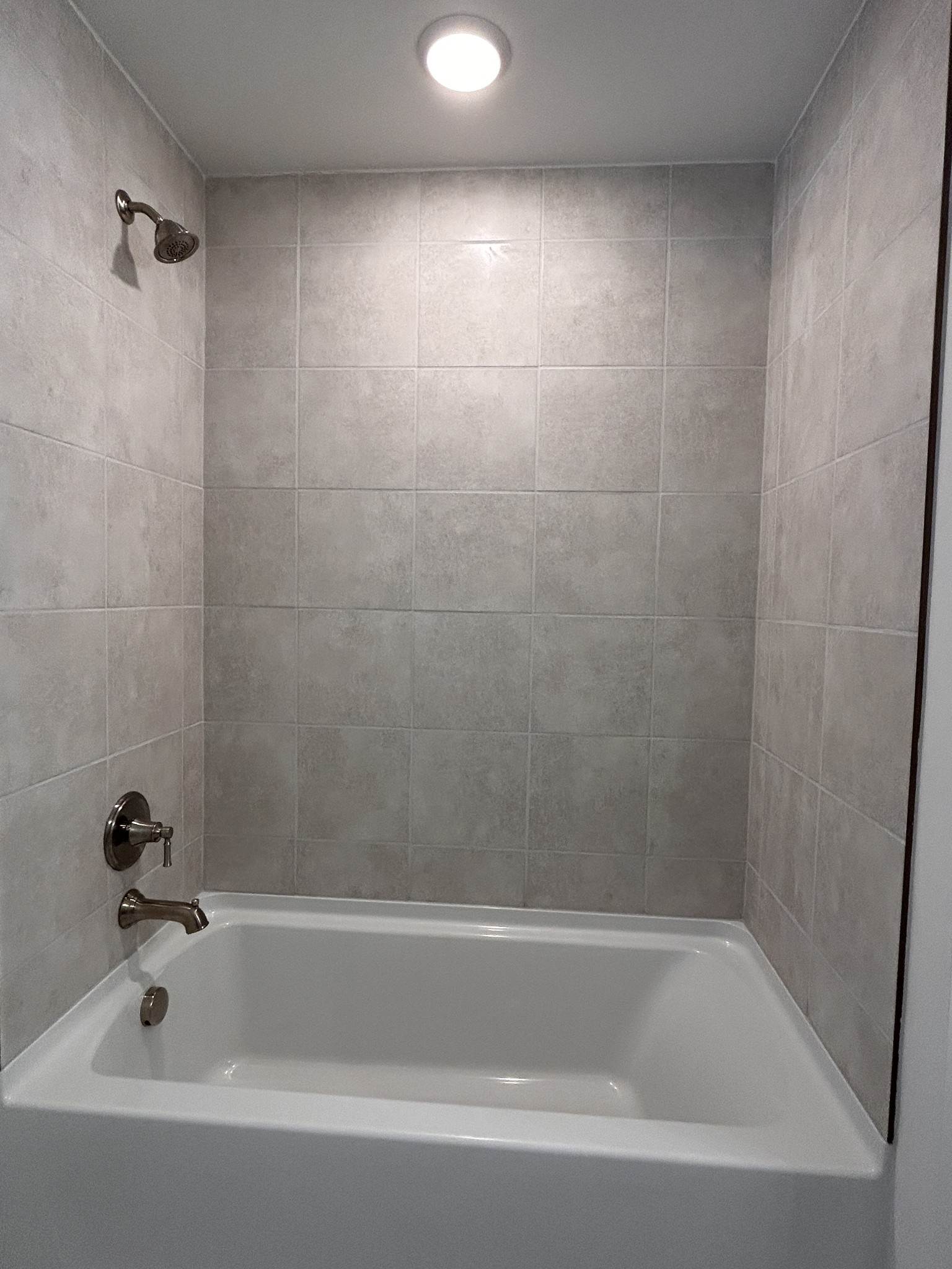420 Sharp Way Murfreesboro, TN 37128 - Photo 25 of 51 a bathroom with a bathtub
