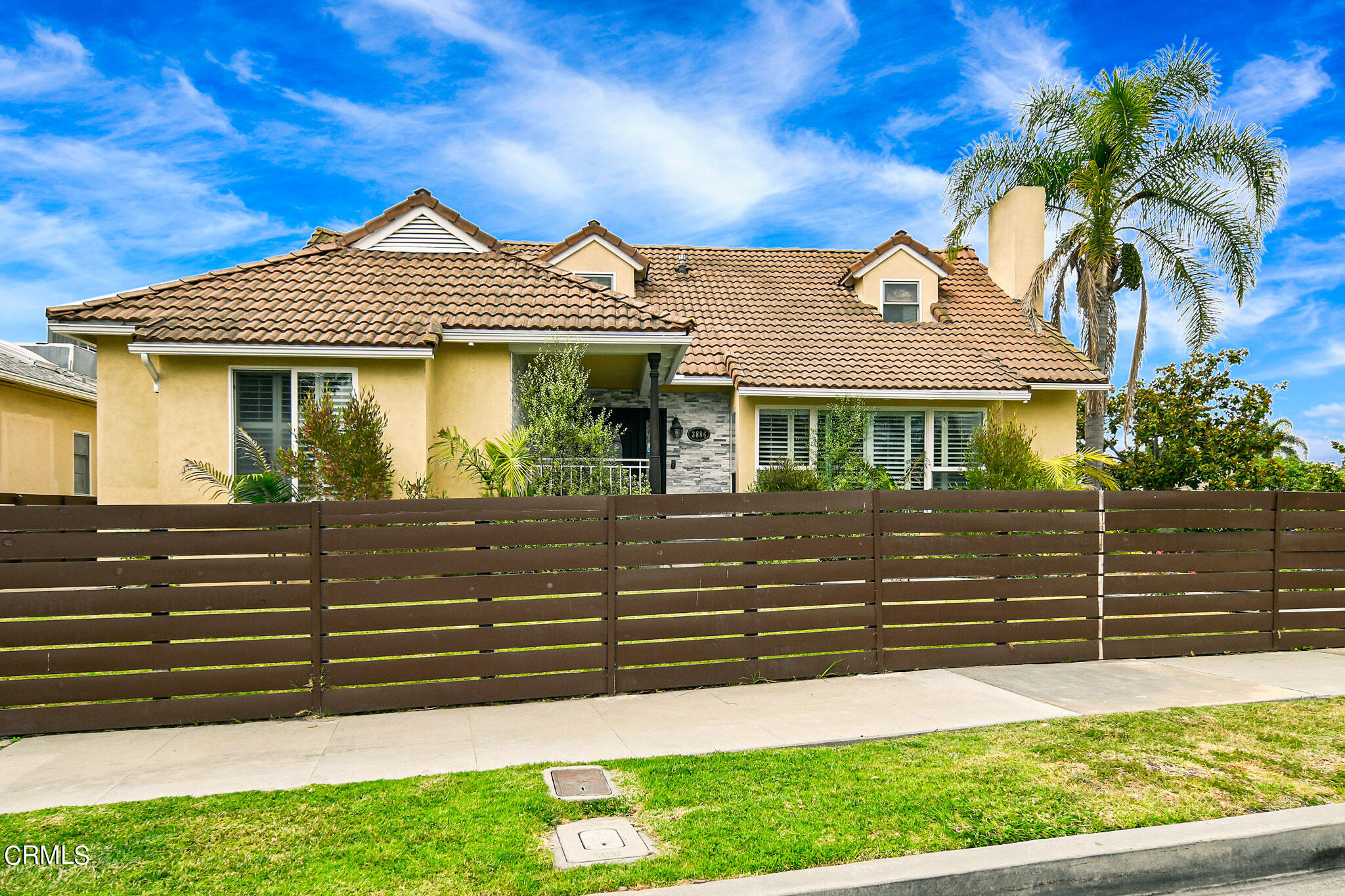 3886 Olympiad Drive View Park, CA 90043 - Photo 3 of 43 _DSC2219-Edit