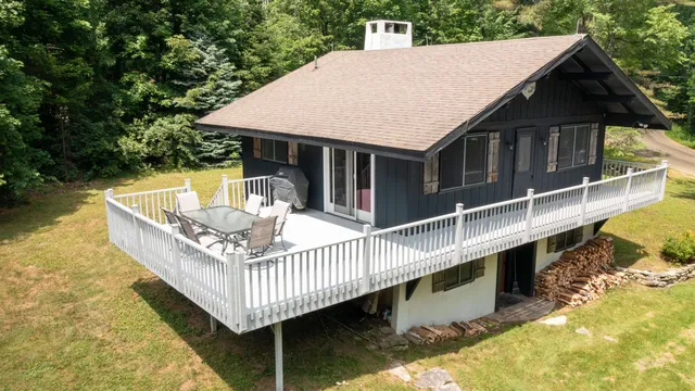 $525,000 | 3 Strattonwald Road, Winhall, VT 05340