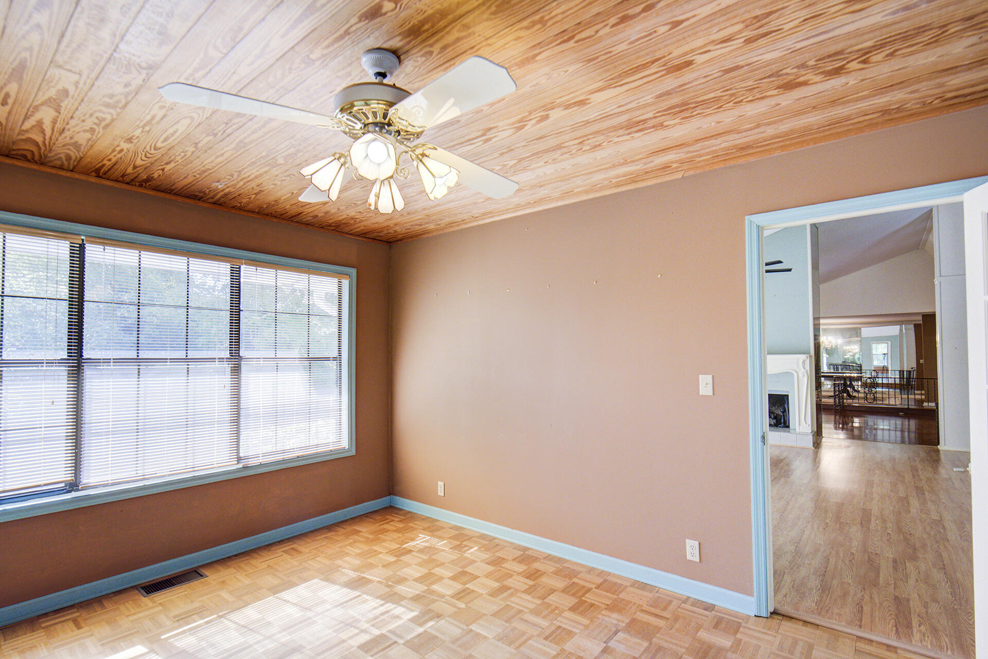 5851 North Park Road Hixson, TN 37343 - Photo 29 of 64 Sunroom/Office
