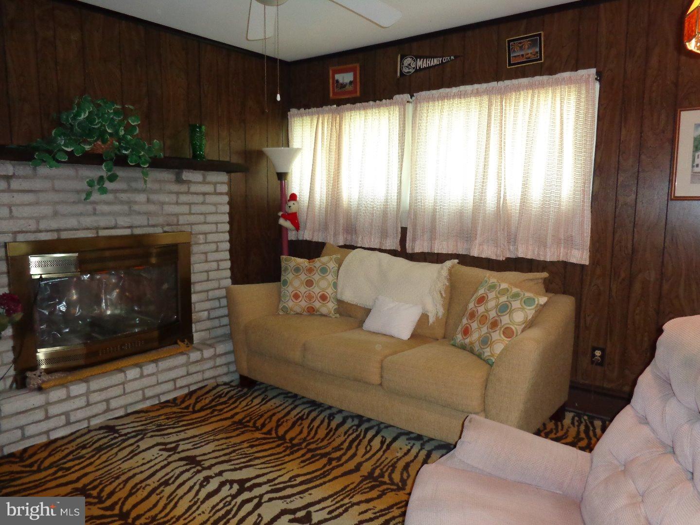 5 Hybrid Road Levittown, PA 19056 - Photo 8 of 19 Family Room