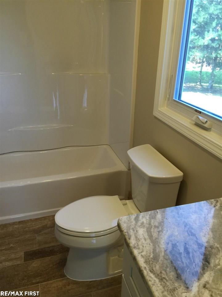 865 Langley Court Rochester, MI 48309 - Photo 18 of 43 31301883-17.JPG
