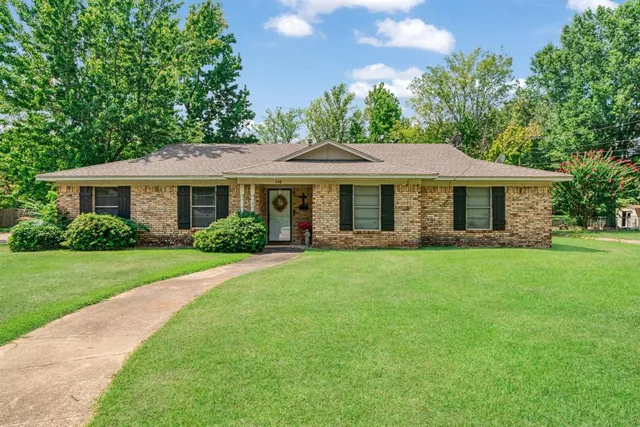 $195,000 | 540 26th Street Southeast, Paris, TX 75460