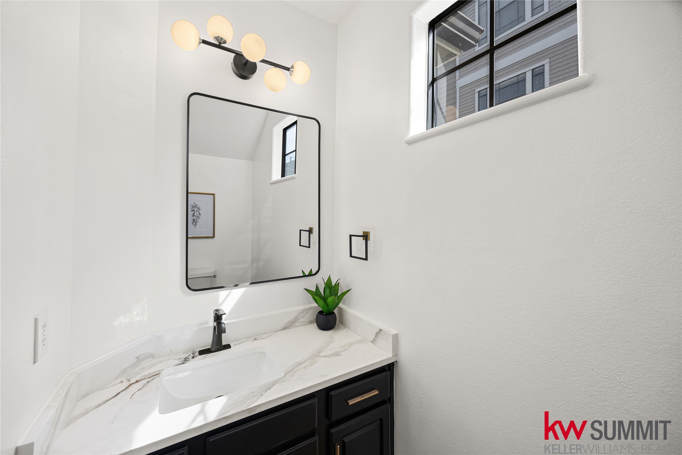 2410 Calumet Street, Unit B Houston, TX 77004 - Photo 13 of 34