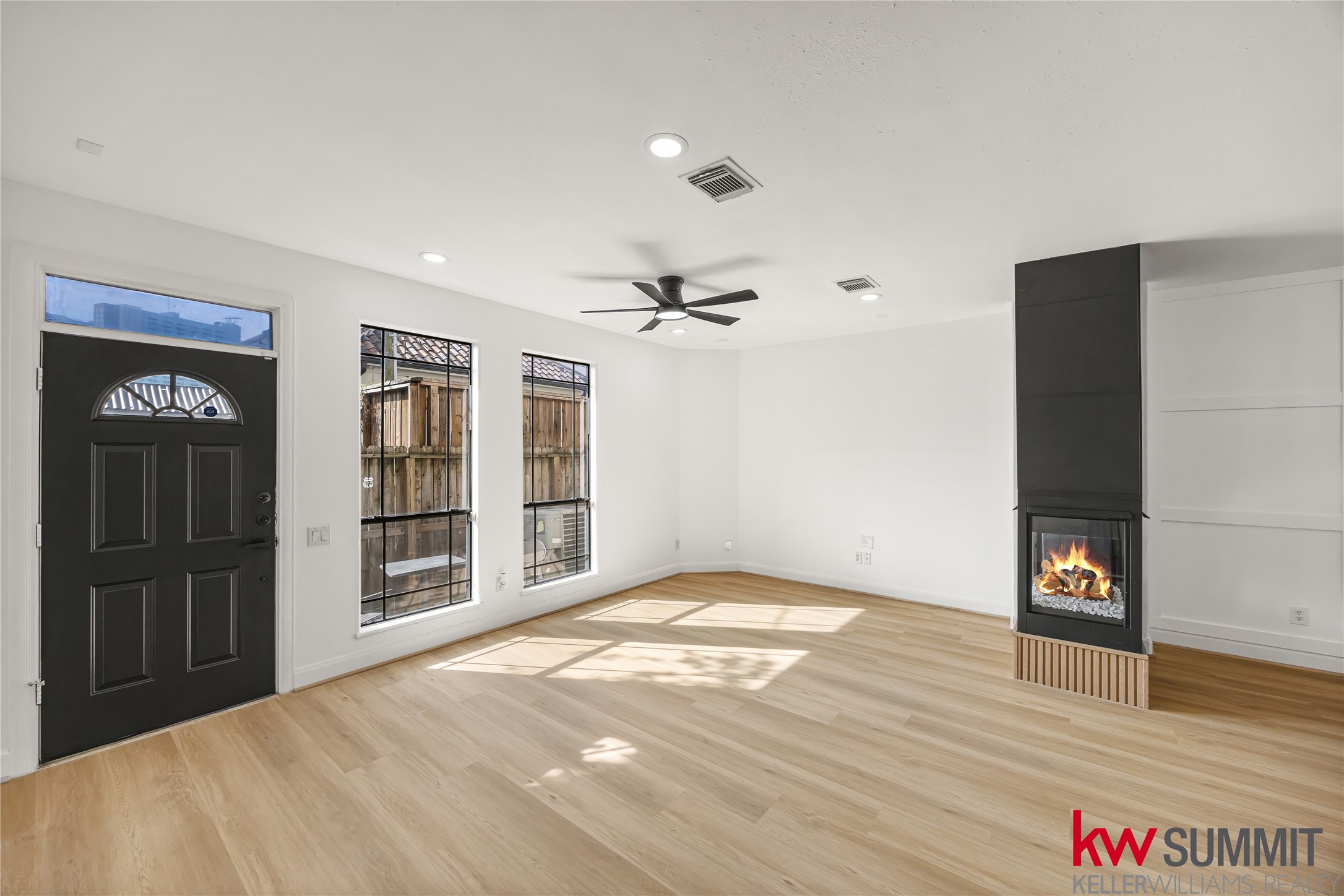 2410 Calumet Street, Unit B Houston, TX 77004 - Photo 17 of 34