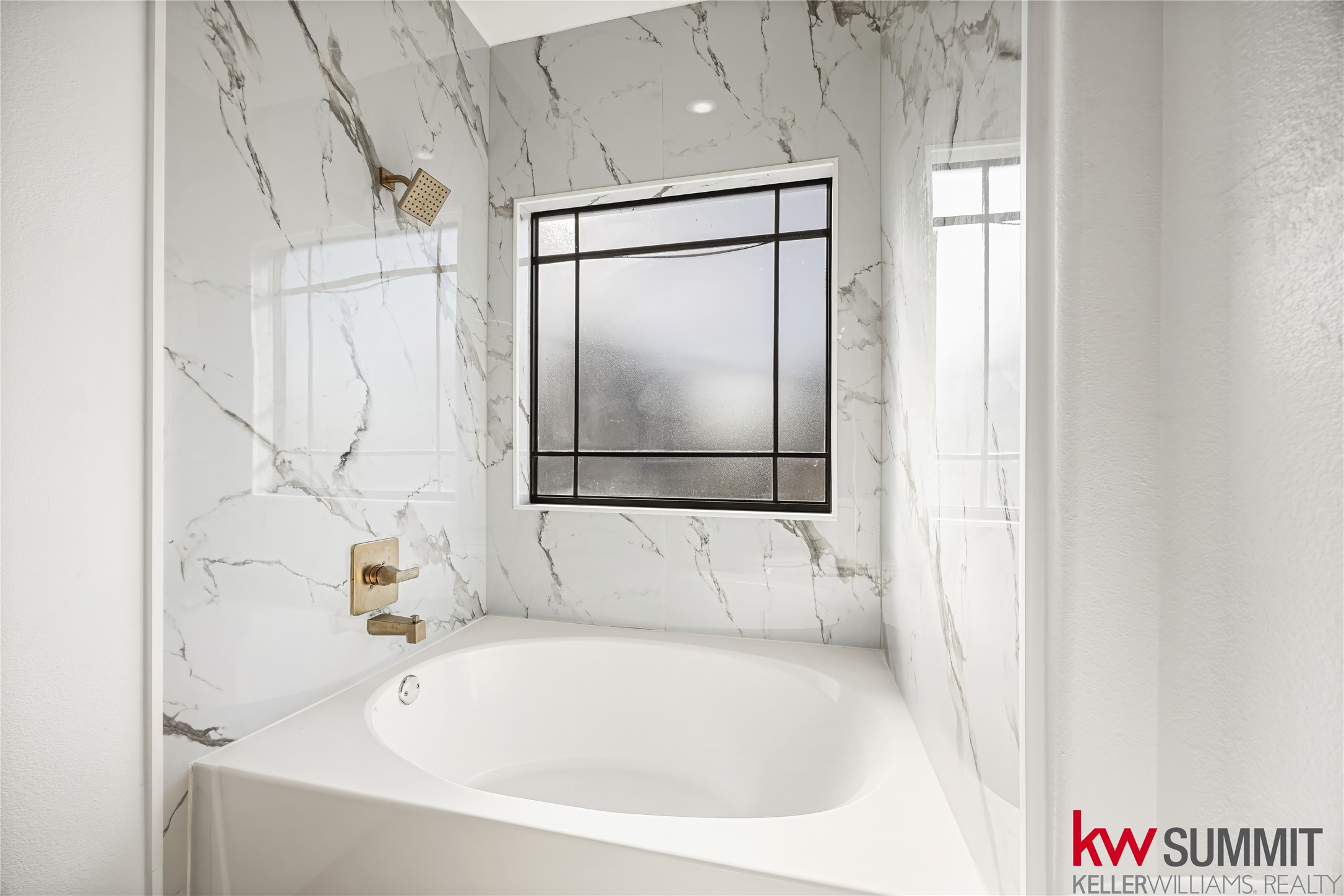 2410 Calumet Street, Unit B Houston, TX 77004 - Photo 24 of 34 a bathroom with a bathtub and a shower