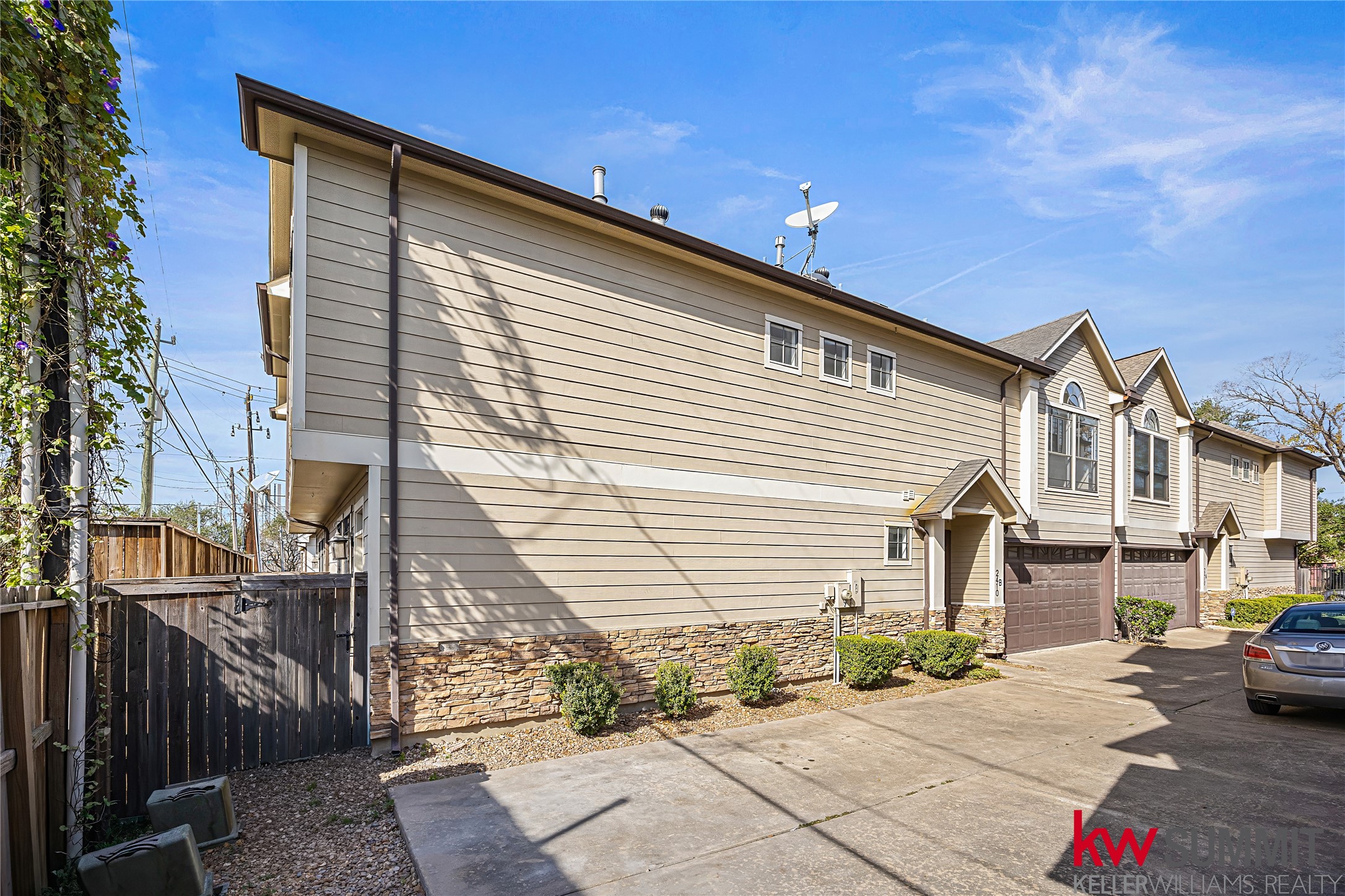 2410 Calumet Street, Unit B Houston, TX 77004 - Photo 3 of 34 a front view of a house with parking