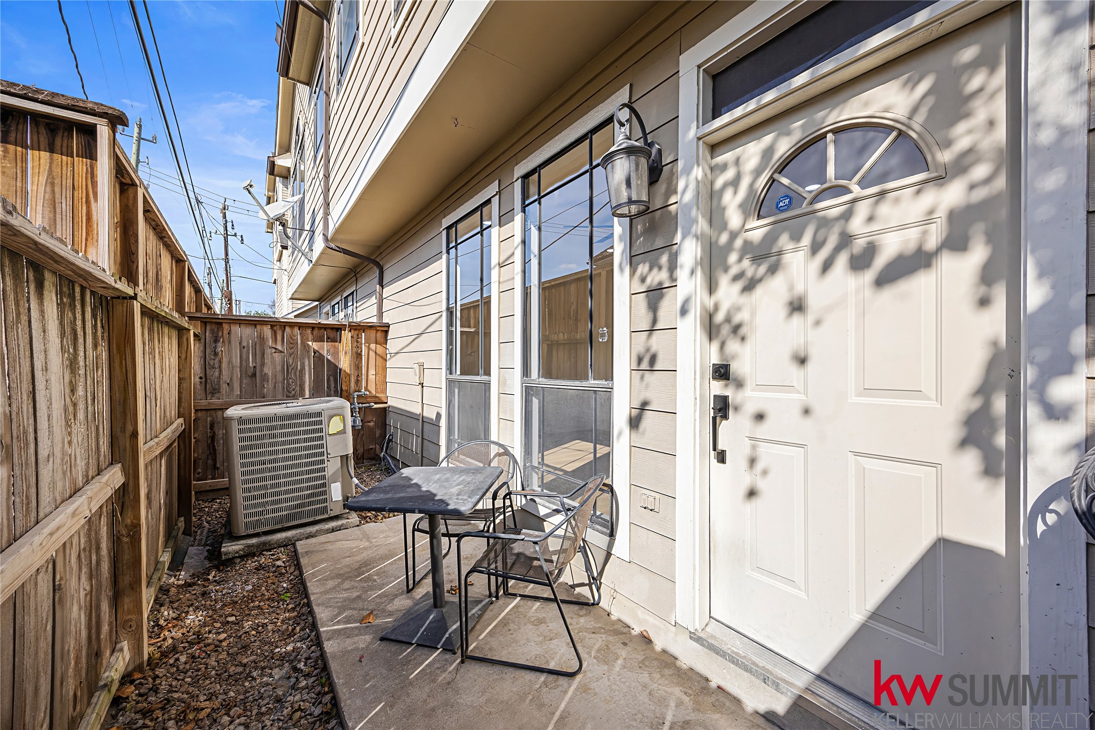 2410 Calumet Street, Unit B Houston, TX 77004 - Photo 34 of 34 a view of outdoor space with seating area