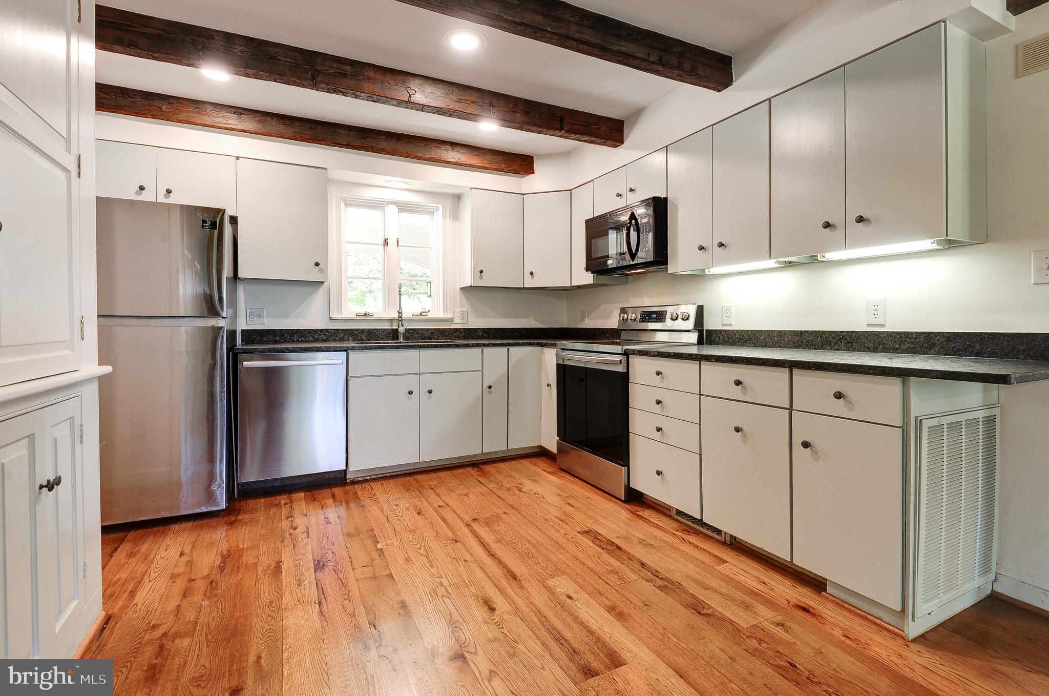 20760 Unison Road Round Hill, VA 20141 - Photo 7 of 47 Kitchen