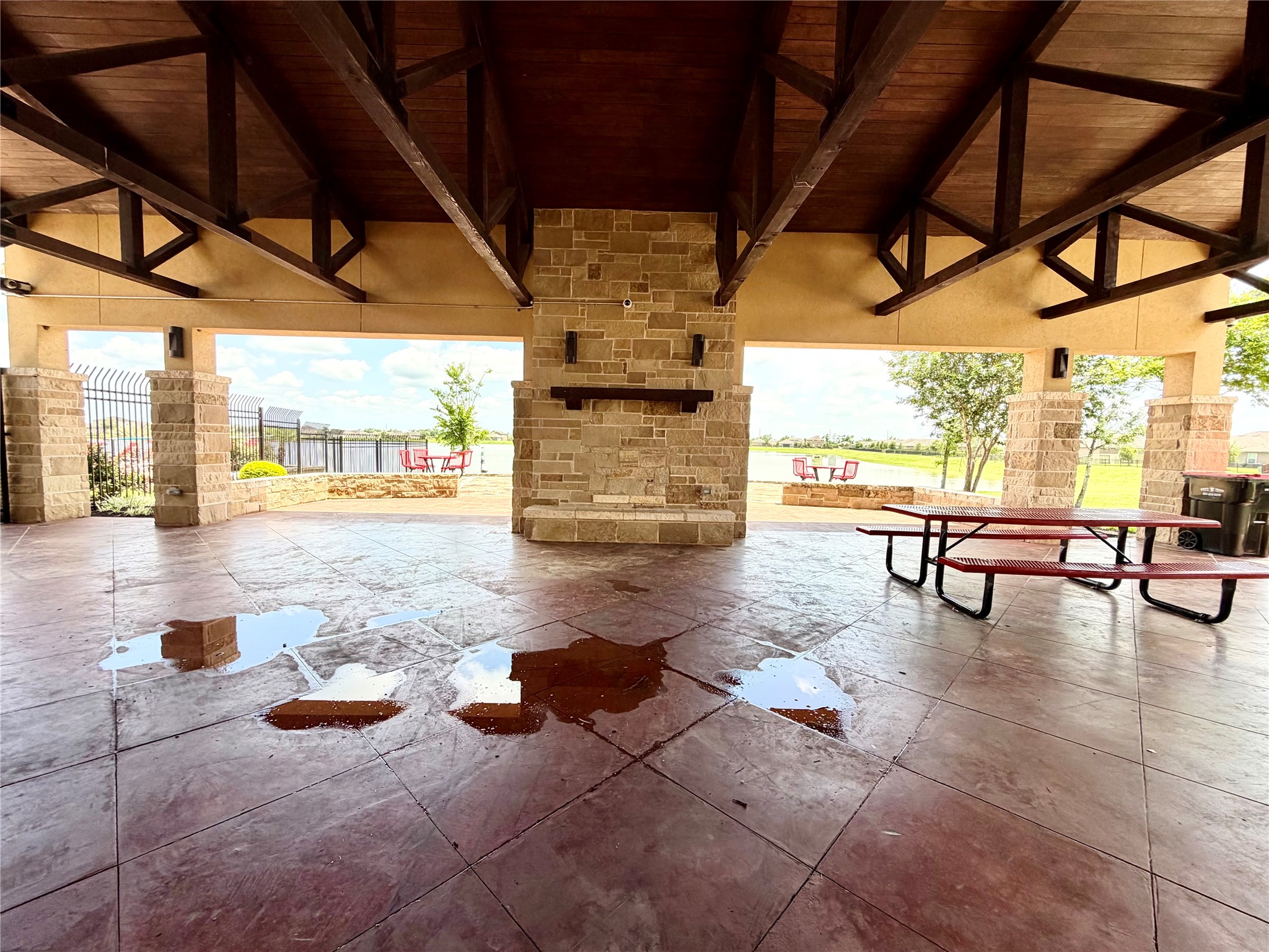 1322 Diamond Drape Drive Rosharon, TX 77583 - Photo 42 of 45 a lobby with table and chairs