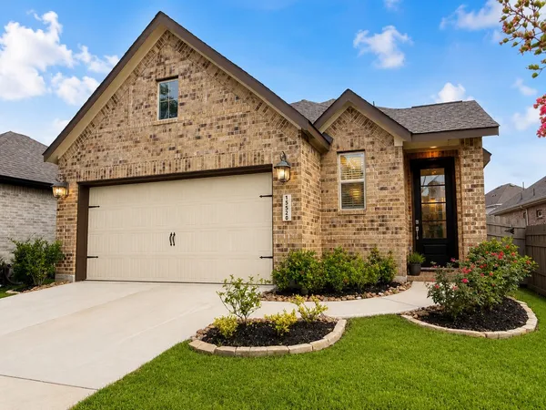 $2,475 | 15520 Sunset Maple Court, Conroe, TX 77302