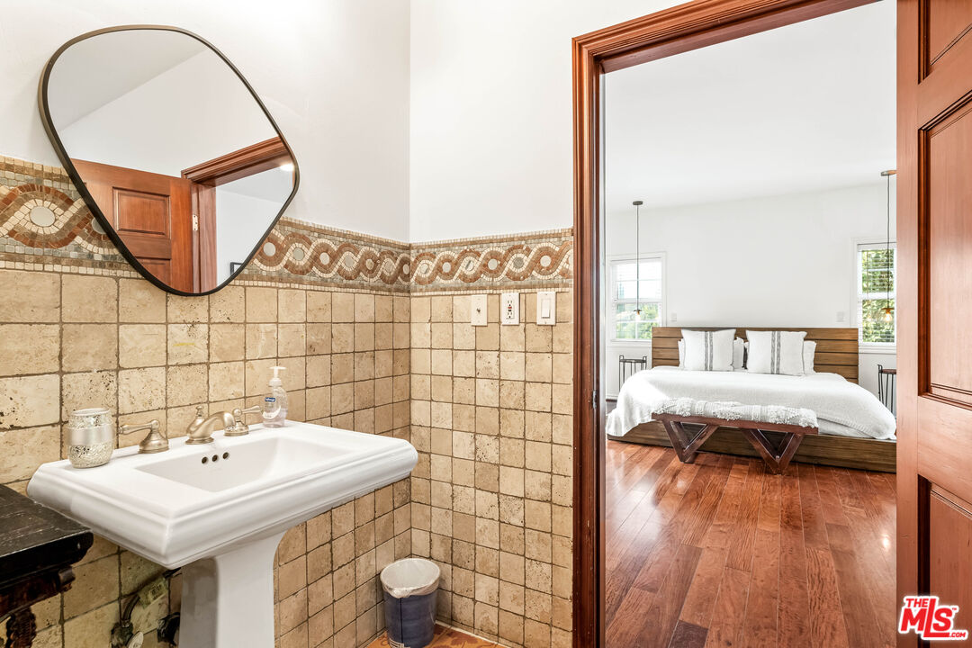 12109 Maxwellton Road Studio City, CA 91604 - Photo 24 of 75