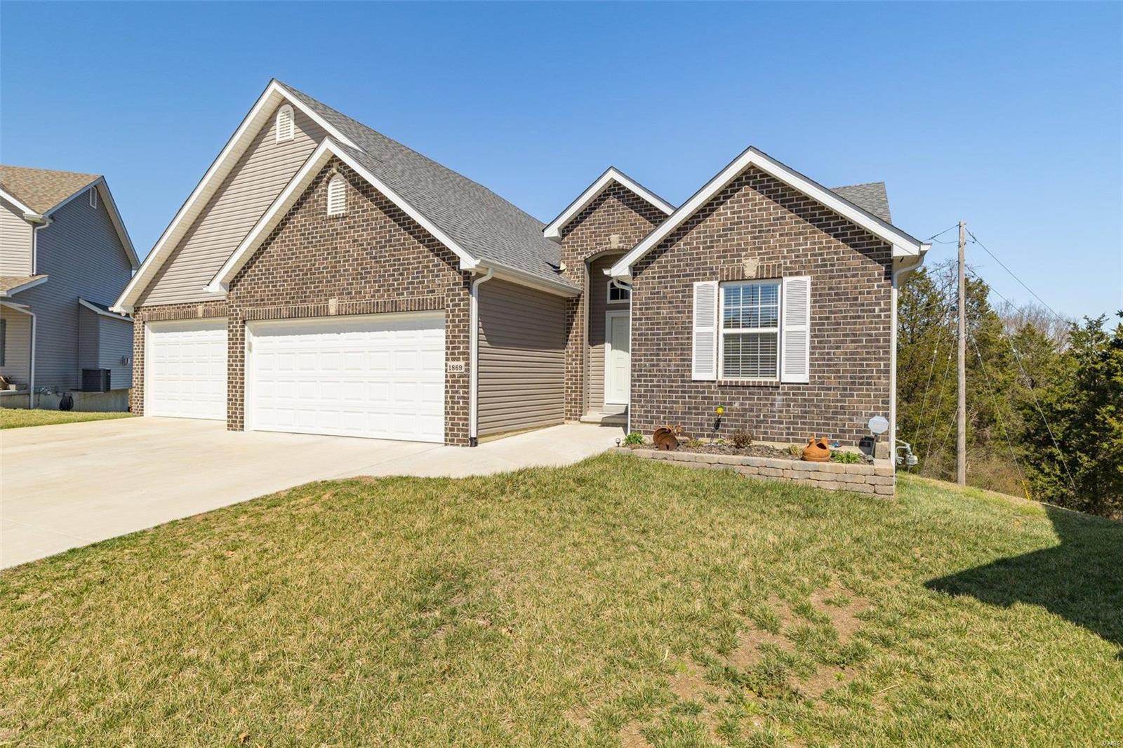 1869 Sunset Lane Festus, MO 63028 - Photo 2 of 40