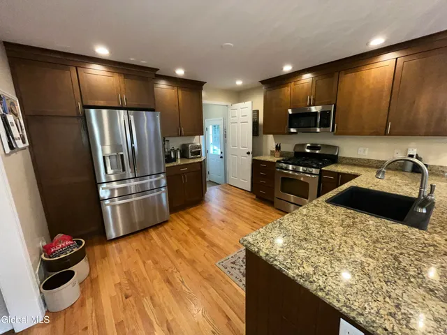 $519,900 | 91 Fernbank Avenue, Bethlehem, NY 12054