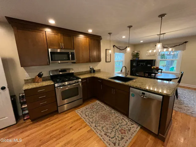 $519,900 | 91 Fernbank Avenue, Bethlehem, NY 12054