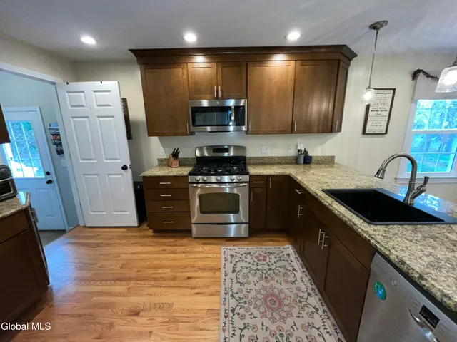 $519,900 | 91 Fernbank Avenue, Bethlehem, NY 12054