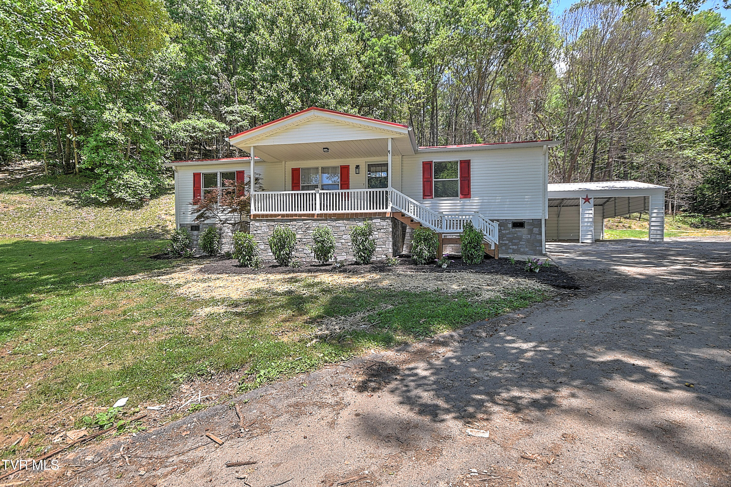 384 Johnson Hollow Road Blountville, TN 37617 - Photo 2 of 42 384 Johnson Hollow GUnit-2
