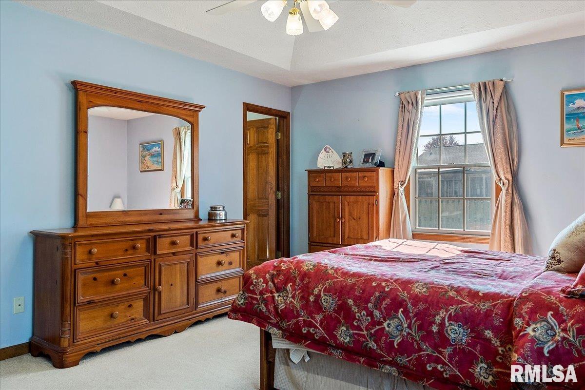 1408 Burning Bush Court Springfield, IL 62712 - Photo 23 of 39 Gallery Image 23