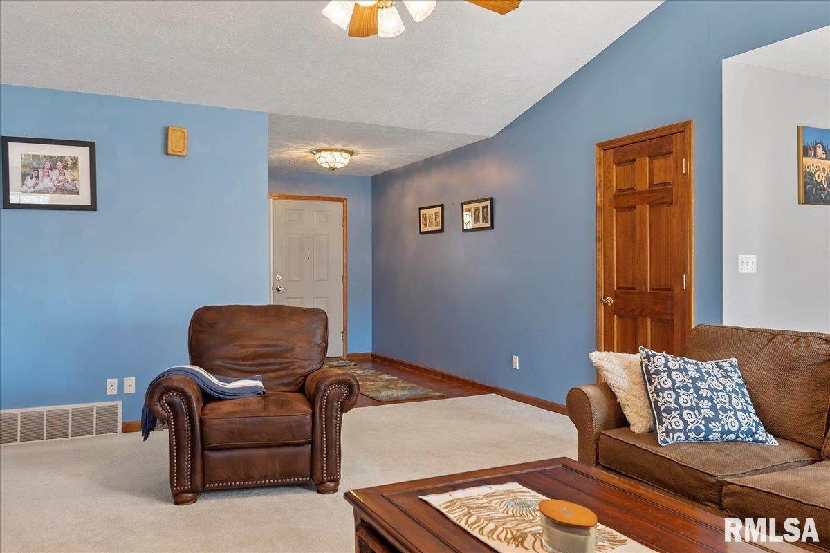 1408 Burning Bush Court Springfield, IL 62712 - Photo 8 of 39 Gallery Image 8