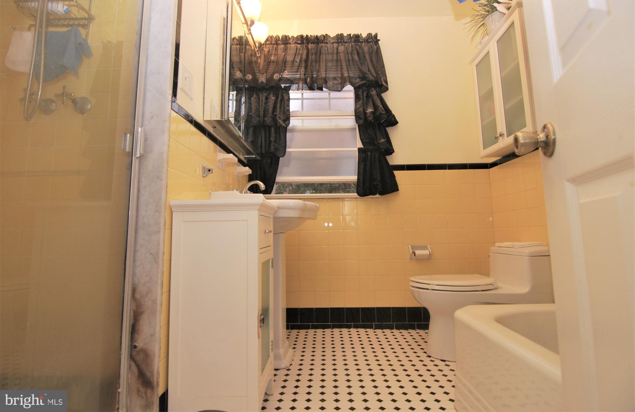 8310 Rising Sun Avenue Philadelphia, PA 19111 - Photo 15 of 24 Gallery Image 15