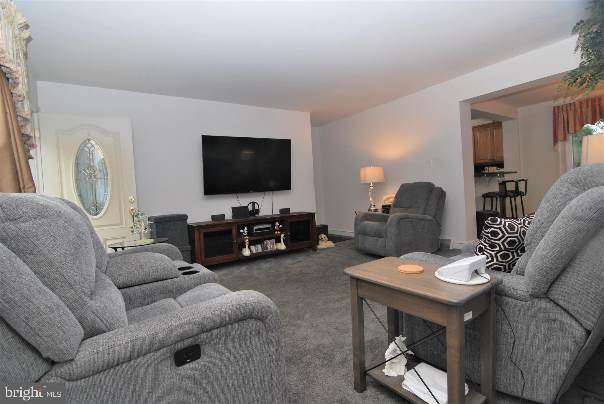 8310 Rising Sun Avenue Philadelphia, PA 19111 - Photo 4 of 24 Gallery Image 4