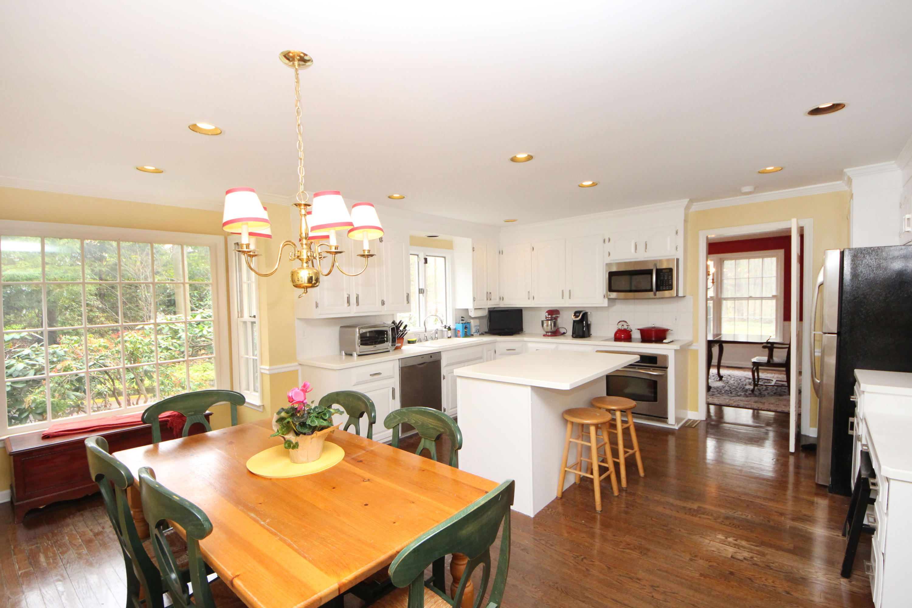 329 Laurel Road New Canaan, CT 06840 - Photo 9 of 30 Heart of the Home
