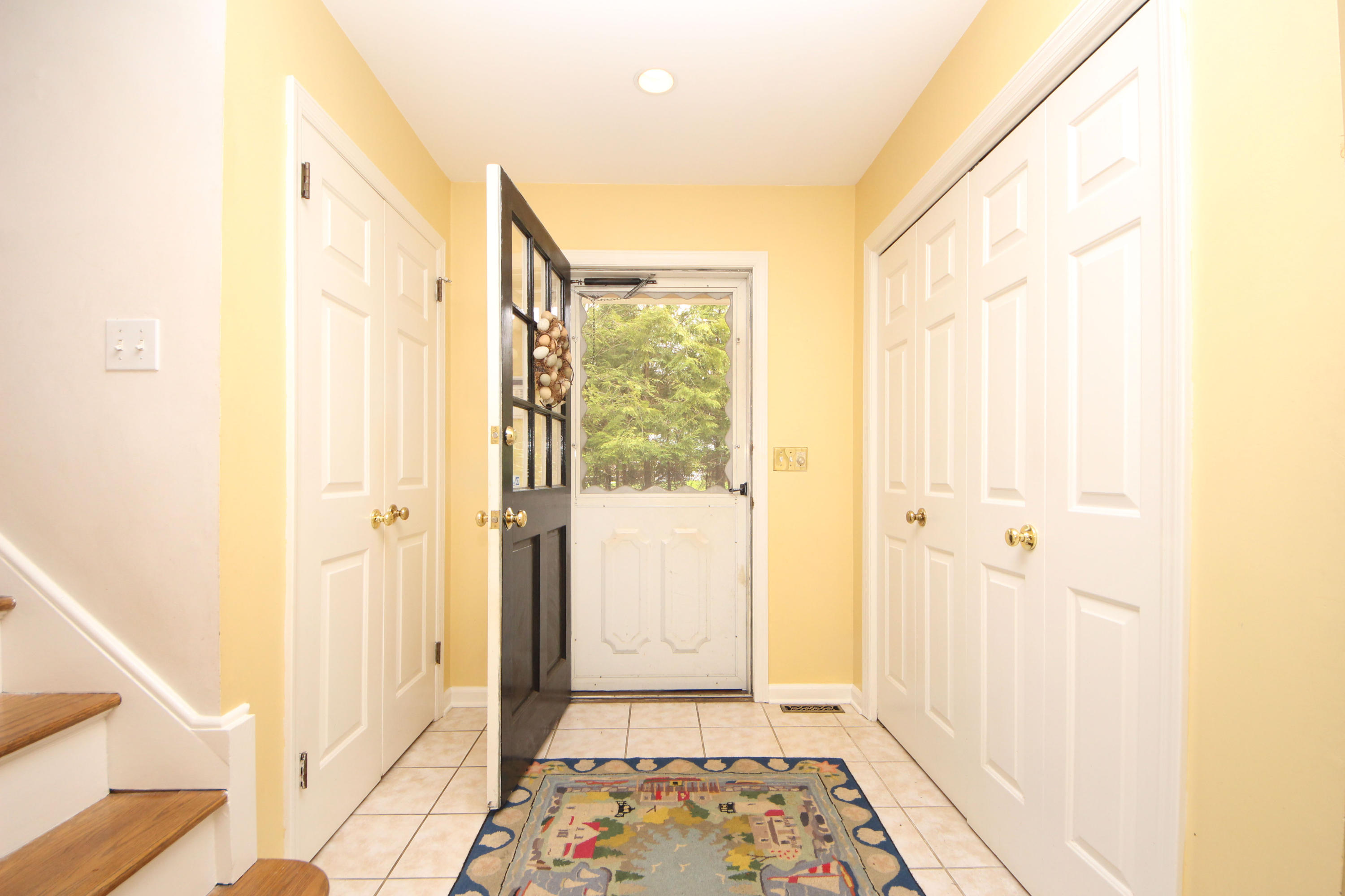 329 Laurel Road New Canaan, CT 06840 - Photo 10 of 30 Honey, I'm home!