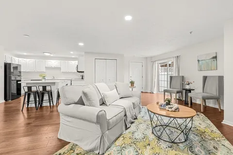 $725,000 | 7 Conant Road, Unit 53, Winchester, MA 01890