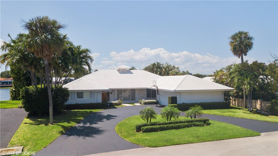 17 Cayuga Road Sea Ranch Lakes, FL 33308 - Photo 1 of 25 Photo 1
