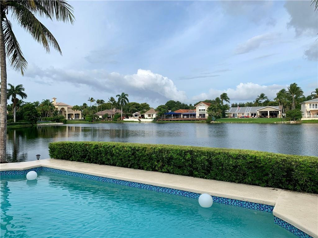 17 Cayuga Road Sea Ranch Lakes, FL 33308 - Photo 3 of 25 Photo 3