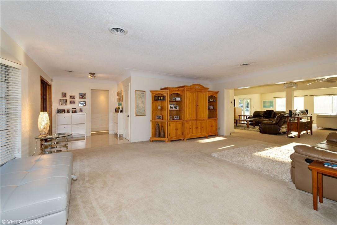 17 Cayuga Road Sea Ranch Lakes, FL 33308 - Photo 8 of 25 Photo 8
