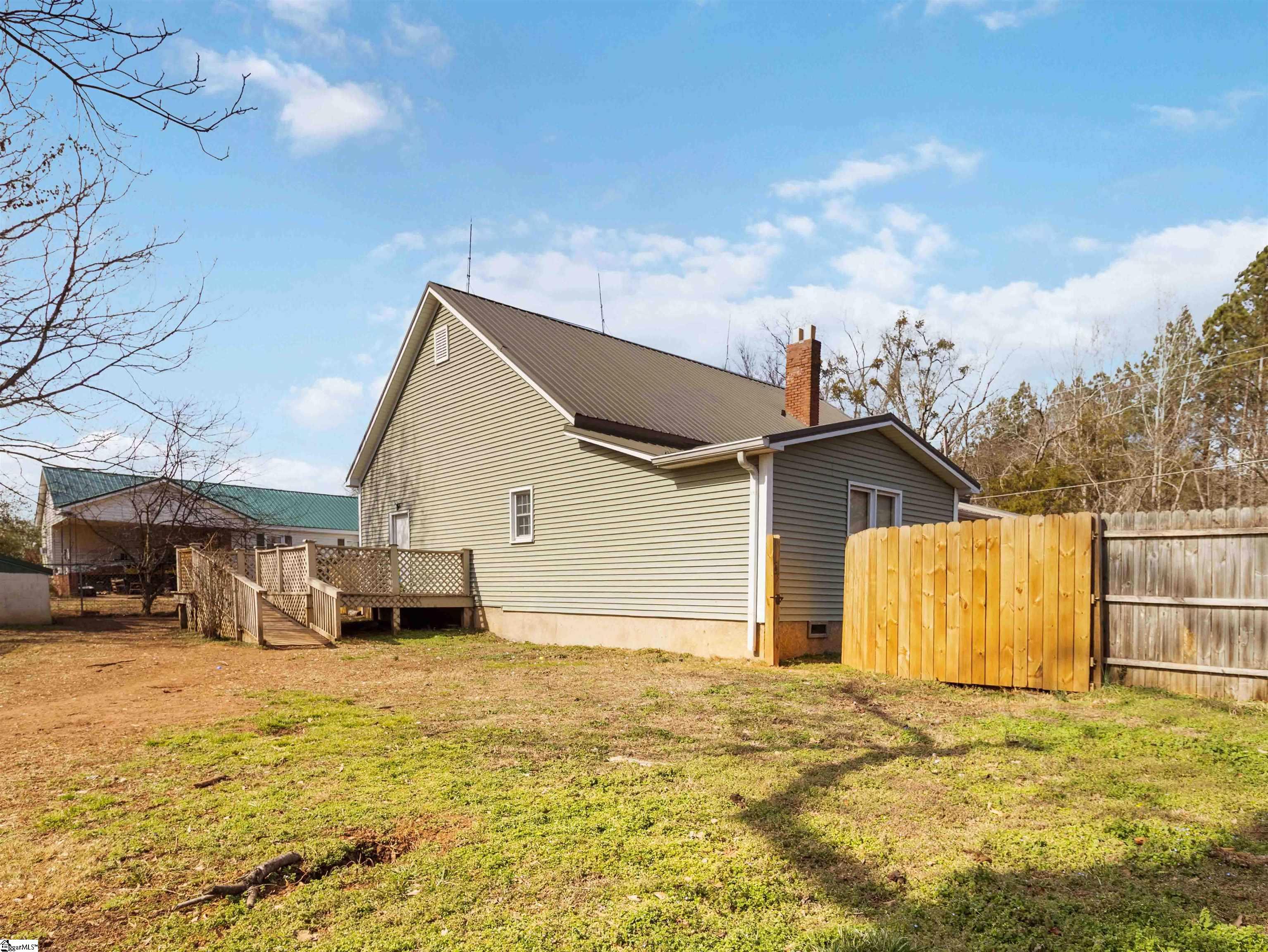 8768 Highway 92 Enoree, SC 29335 - Photo 26 of 35