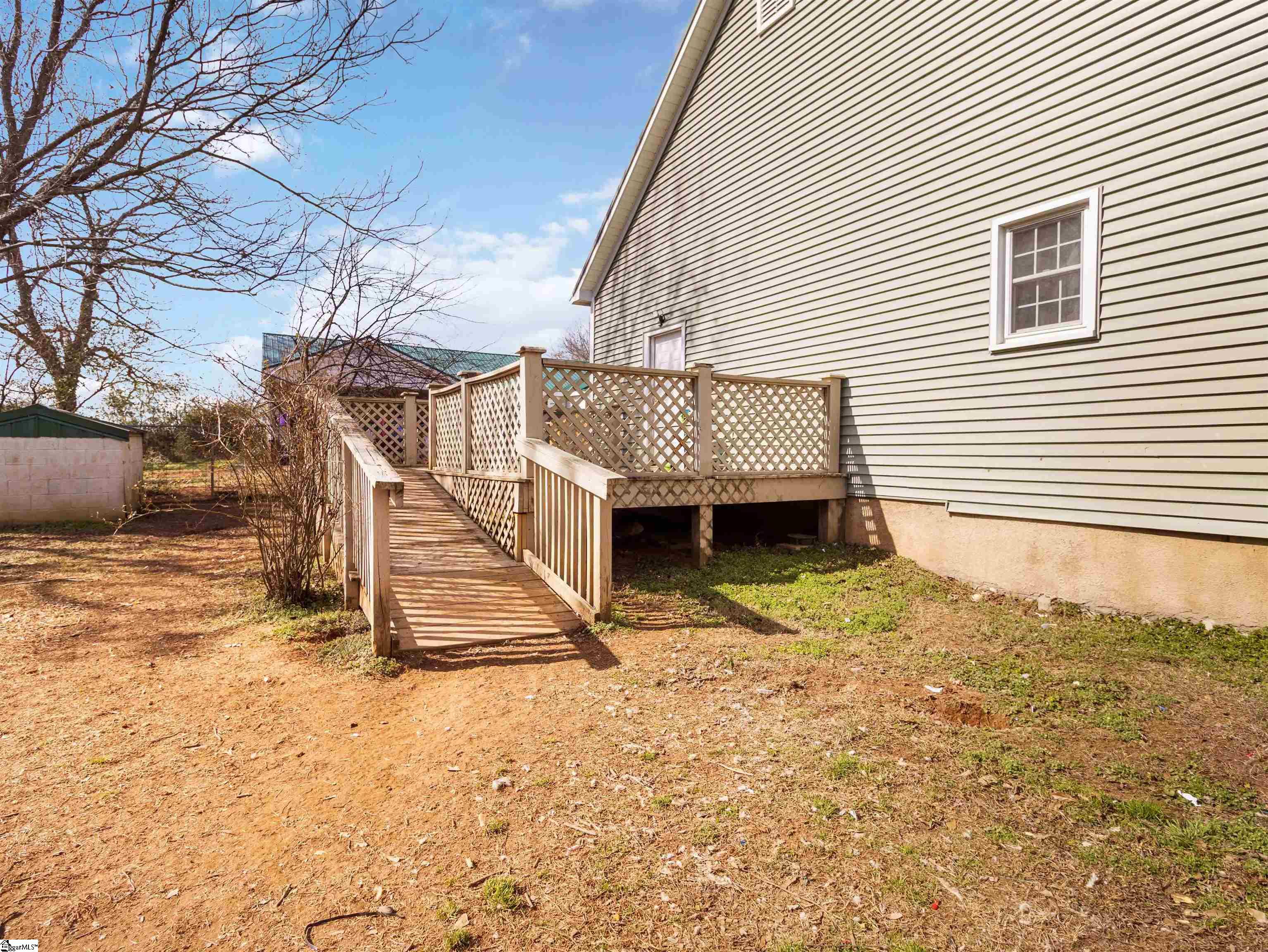 8768 Highway 92 Enoree, SC 29335 - Photo 27 of 35