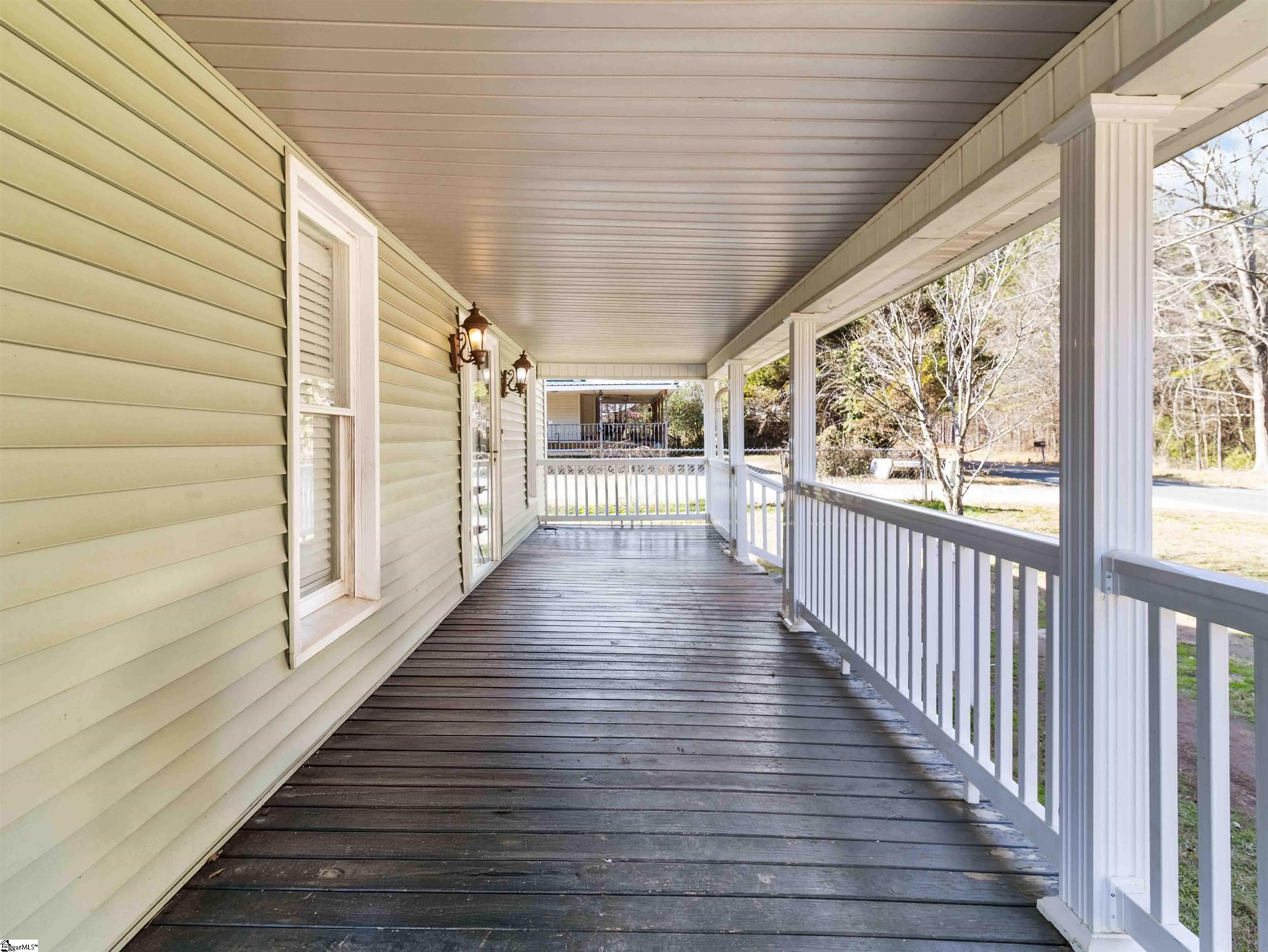 8768 Highway 92 Enoree, SC 29335 - Photo 4 of 35