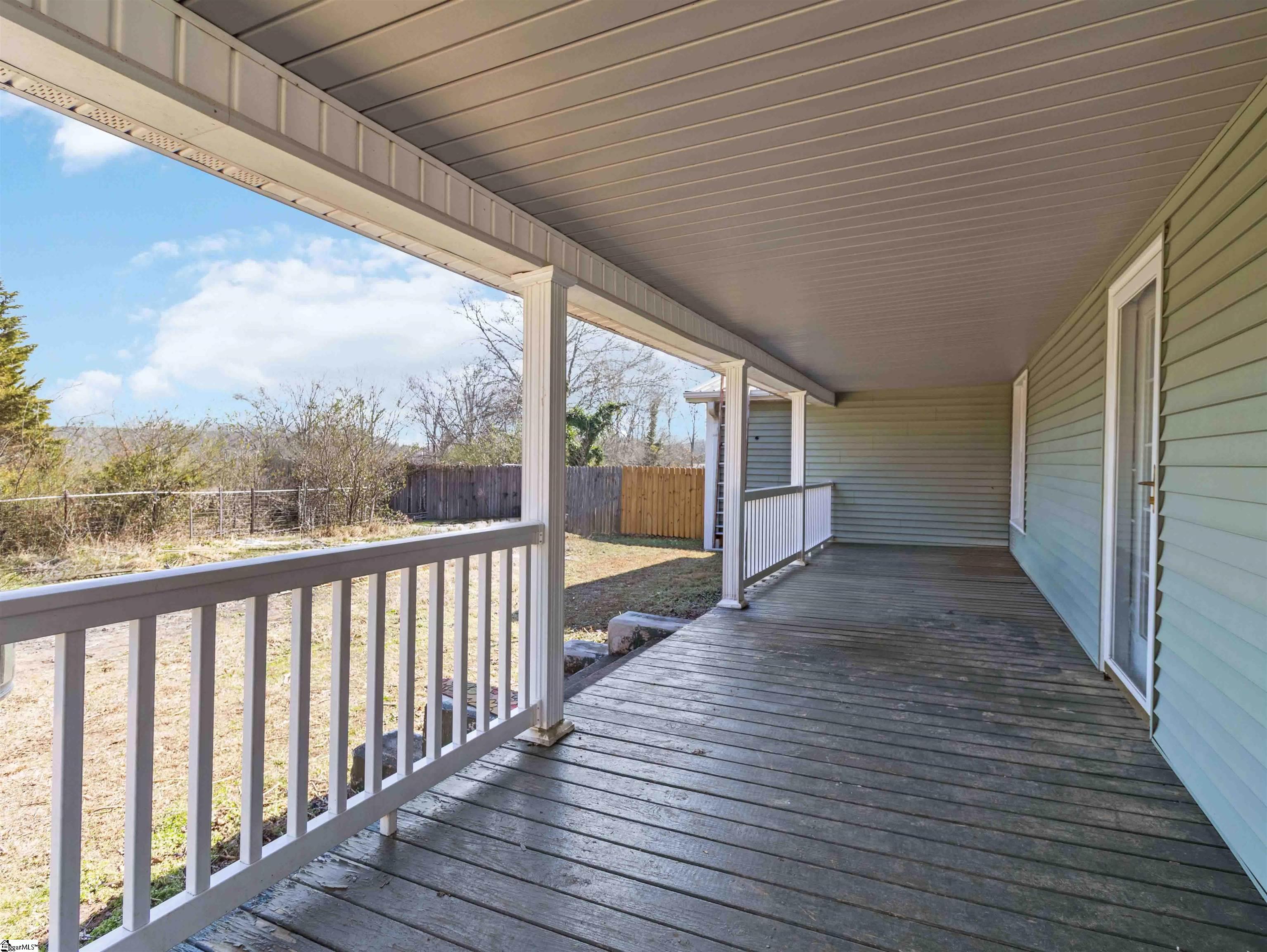 8768 Highway 92 Enoree, SC 29335 - Photo 5 of 35