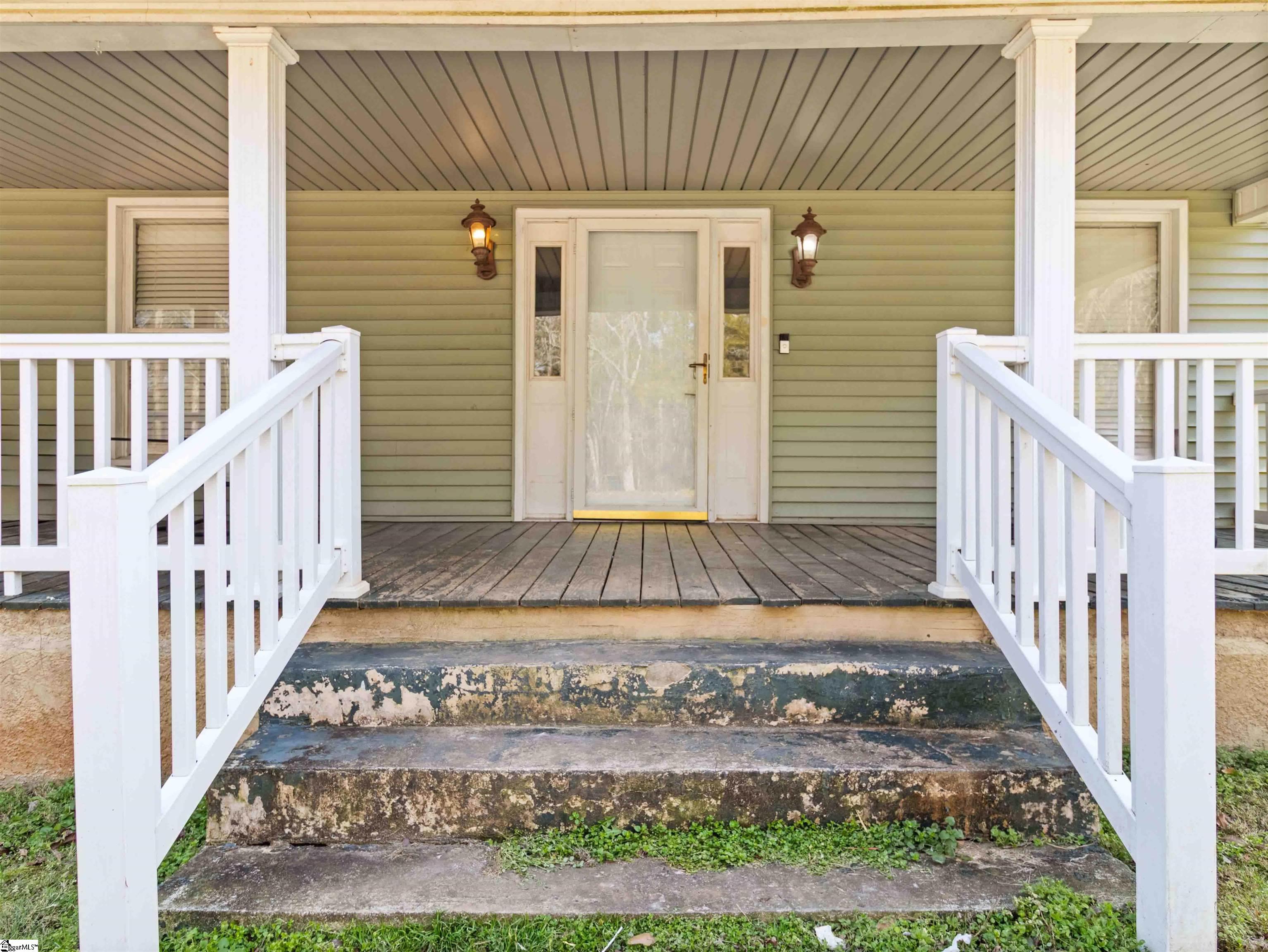 8768 Highway 92 Enoree, SC 29335 - Photo 6 of 35