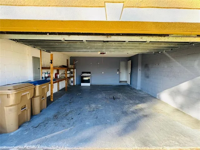 $2,100 | 302 Aylesbury Court, Kissimmee, FL 34758