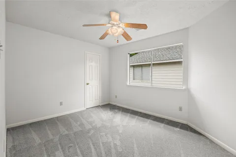 $299,900 | 330 Welford Lane, Highlands, TX 77562