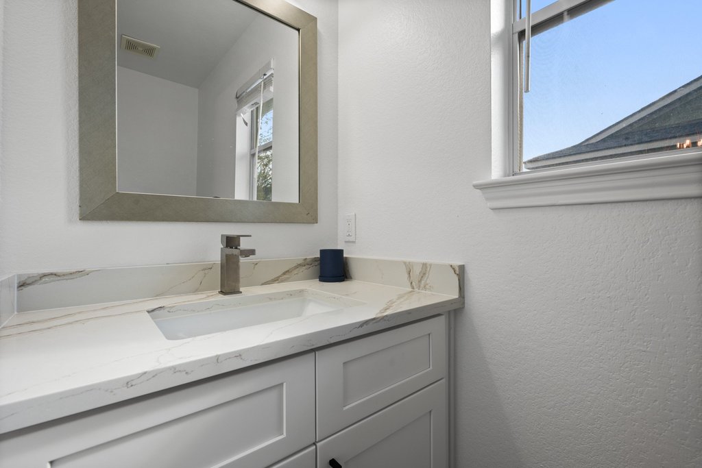 173 Decker Kyle, TX 78640 - Photo 20 of 37 2nd Full Bathroom Upstairs.