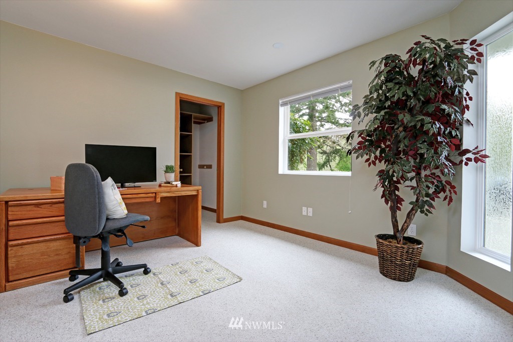 16400 Thorpe Road Northeast Poulsbo, WA 98370 - Photo 11 of 23 Gallery Image 11