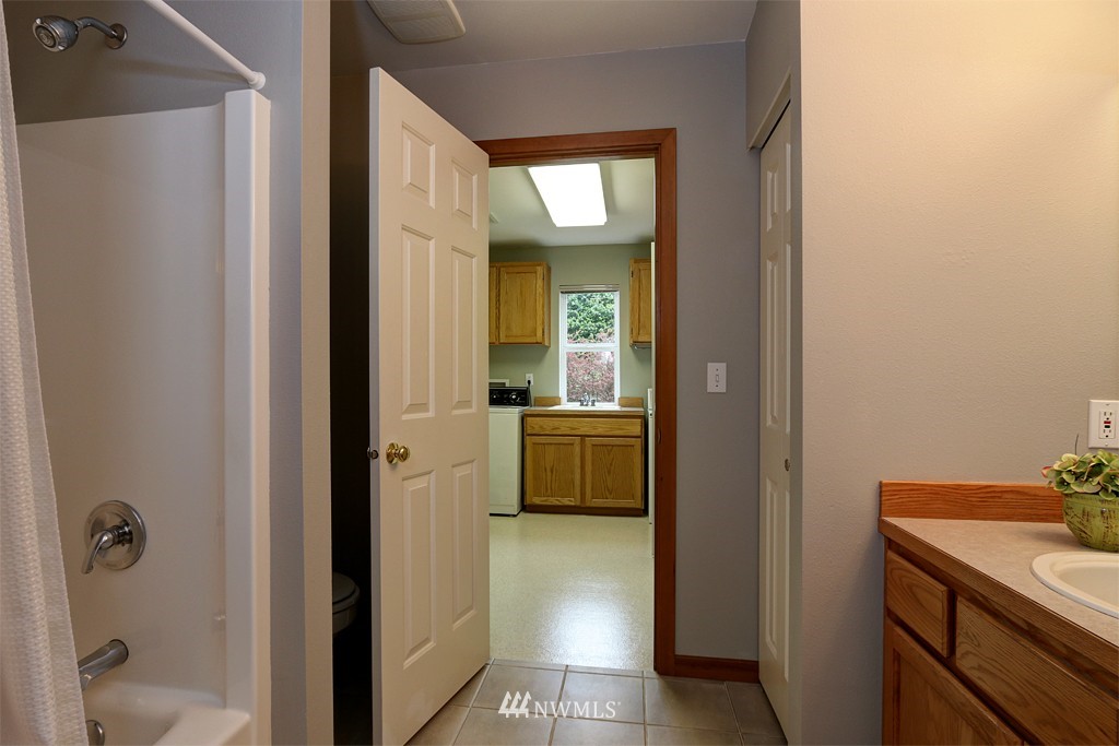 16400 Thorpe Road Northeast Poulsbo, WA 98370 - Photo 12 of 23 Gallery Image 12