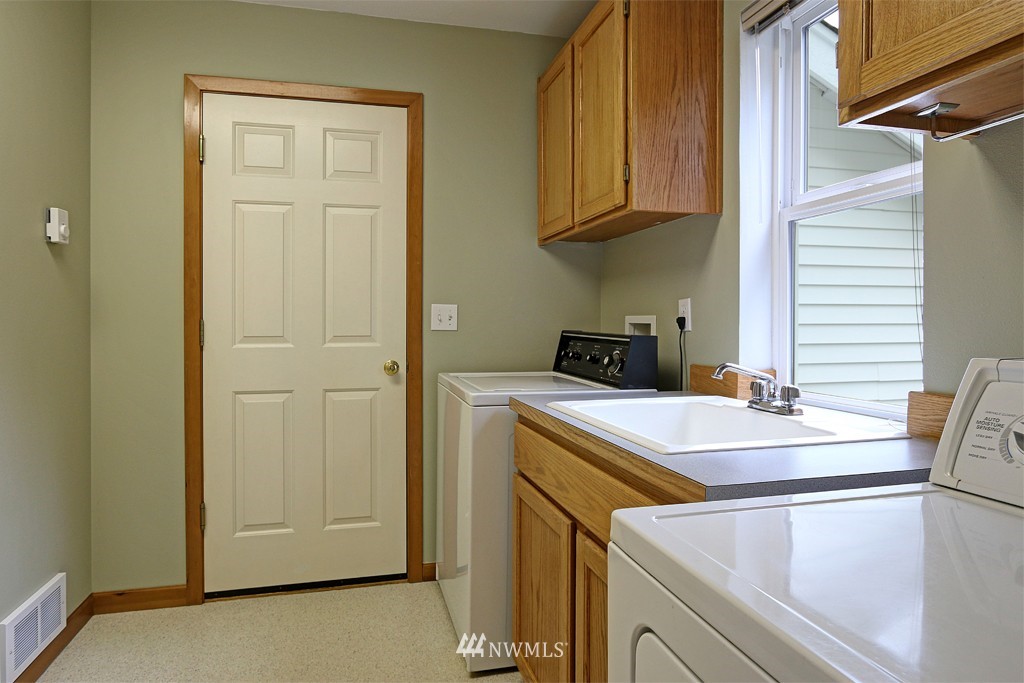 16400 Thorpe Road Northeast Poulsbo, WA 98370 - Photo 16 of 23 Gallery Image 16