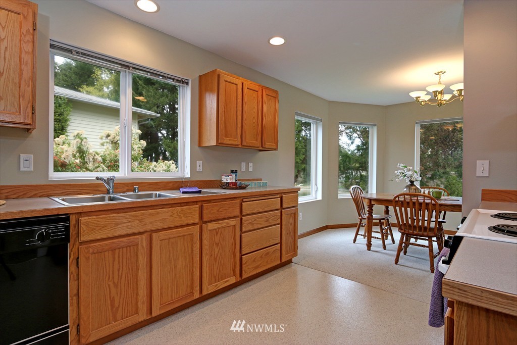 16400 Thorpe Road Northeast Poulsbo, WA 98370 - Photo 8 of 23 Gallery Image 8