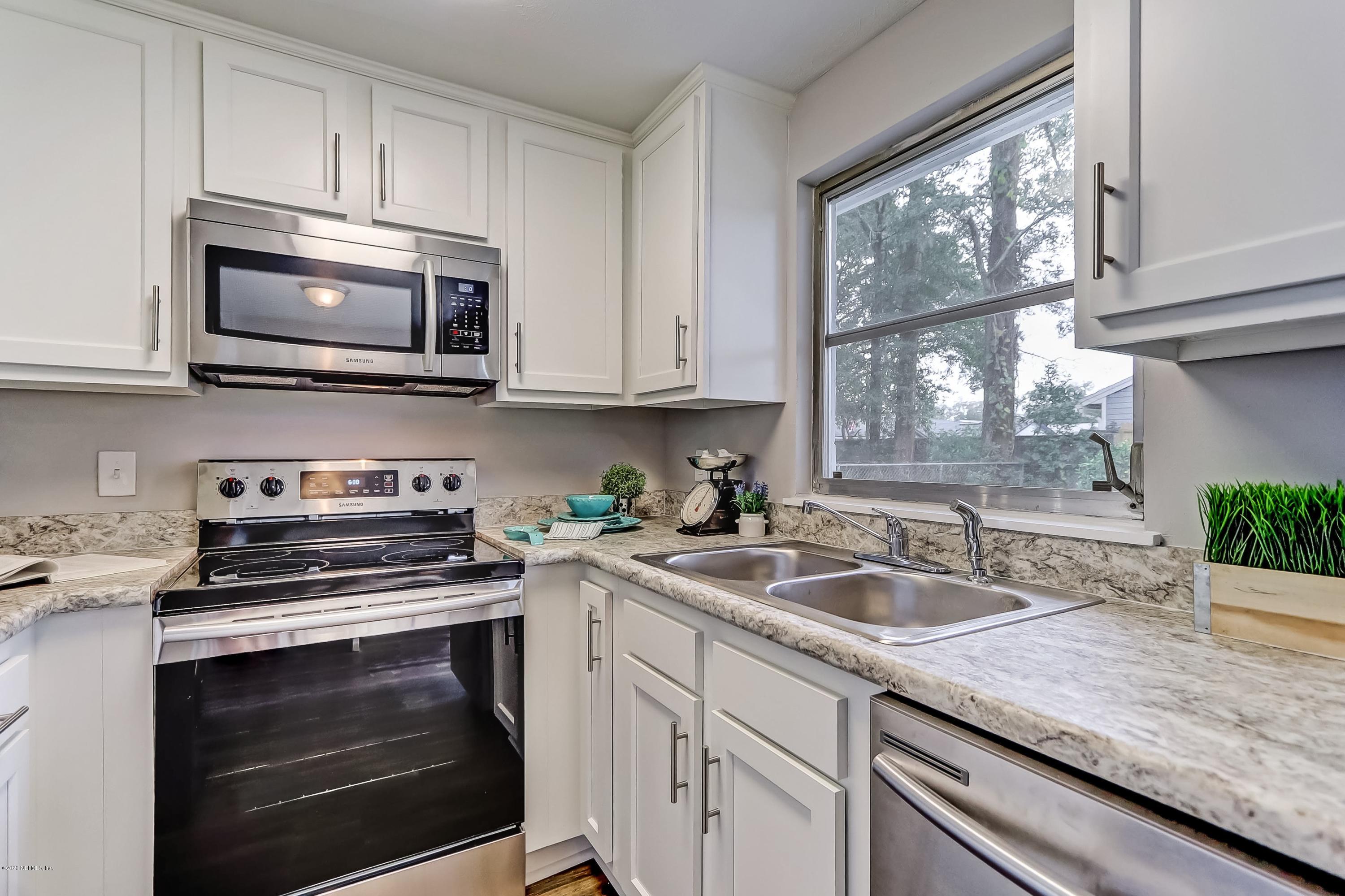 235 Noel Road Orange Park, FL 32073 - Photo 14 of 29 Rave Home Staging Jacksonville (18)