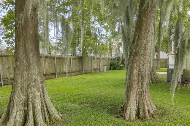 $432,000 | 17 Waverly Place, Destrehan, LA 70047
