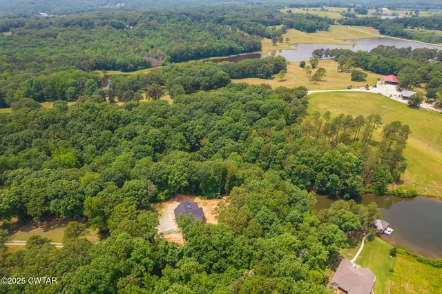 a view of a lake with houses