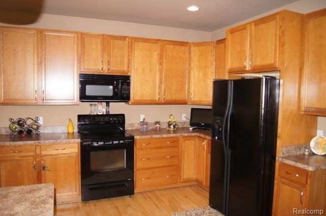 2008 South Elba Road Lapeer, MI 48446 - Photo 13 of 31 DSC04016.jpg